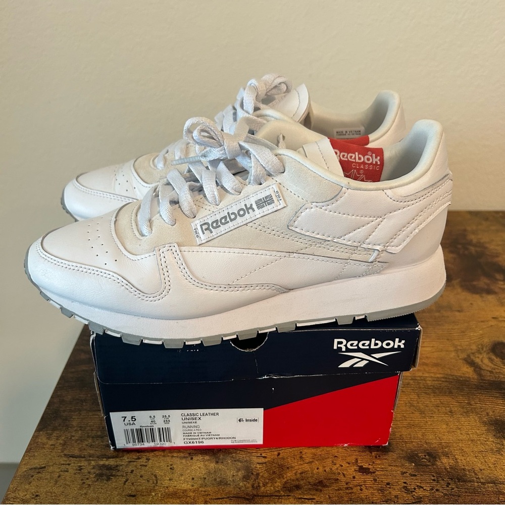 Reebok Classic Leather Shoes in White